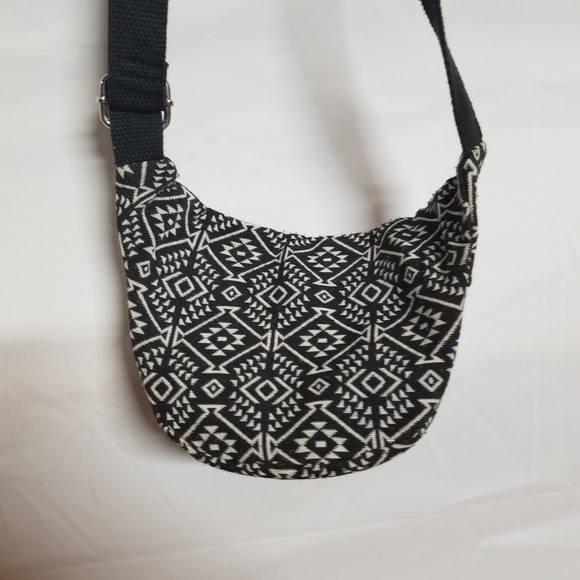 Geometric Black and White Fanny Pack - Picture 3 of 3